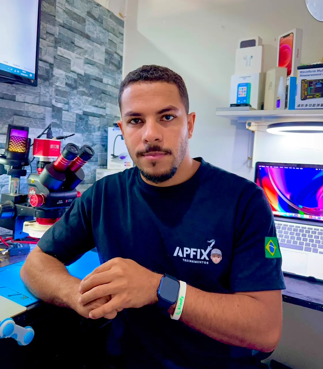 Lucas Thomaz — especialista em microeletrônica e instrutor do APFIX ADVANCED